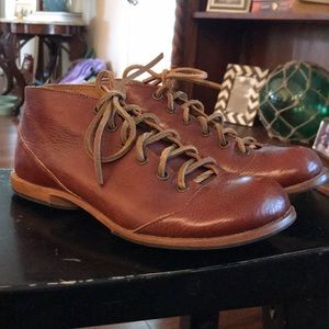 Cliff Dweller by Cydwoq “Football”, sz 36, 6B